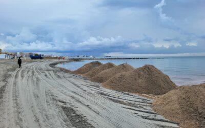 Santa Pola pone en marcha un proyecto piloto para regenerar Playa Lisa con 350 m3 de arena