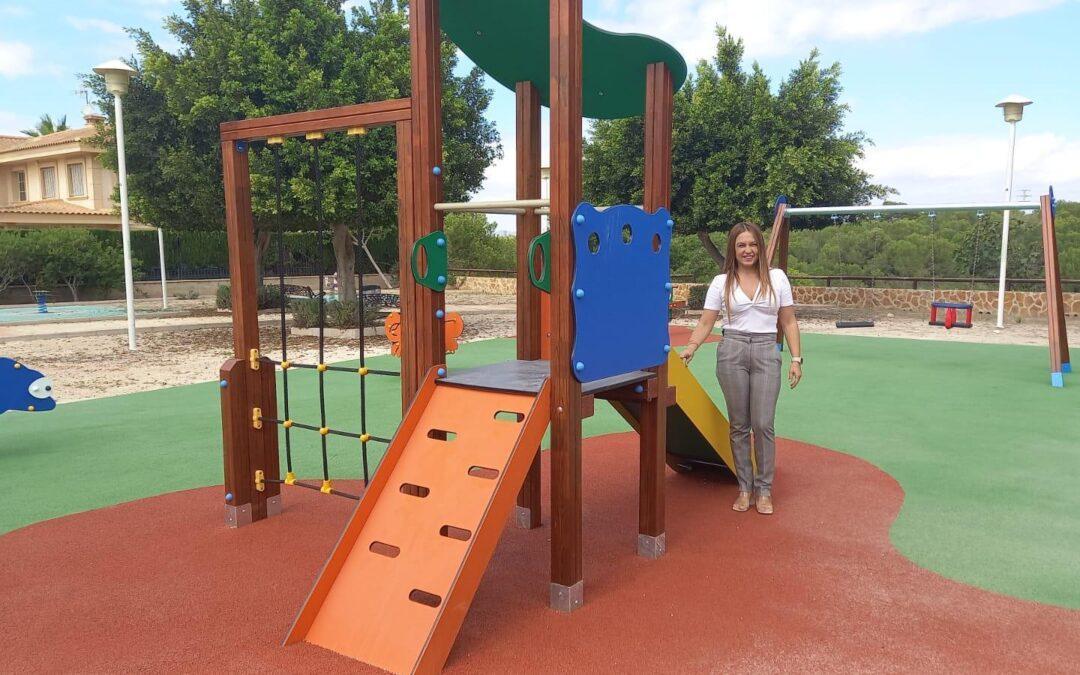 Los niños de Pueblo Levantino ya pueden disfrutar de su parque infantil